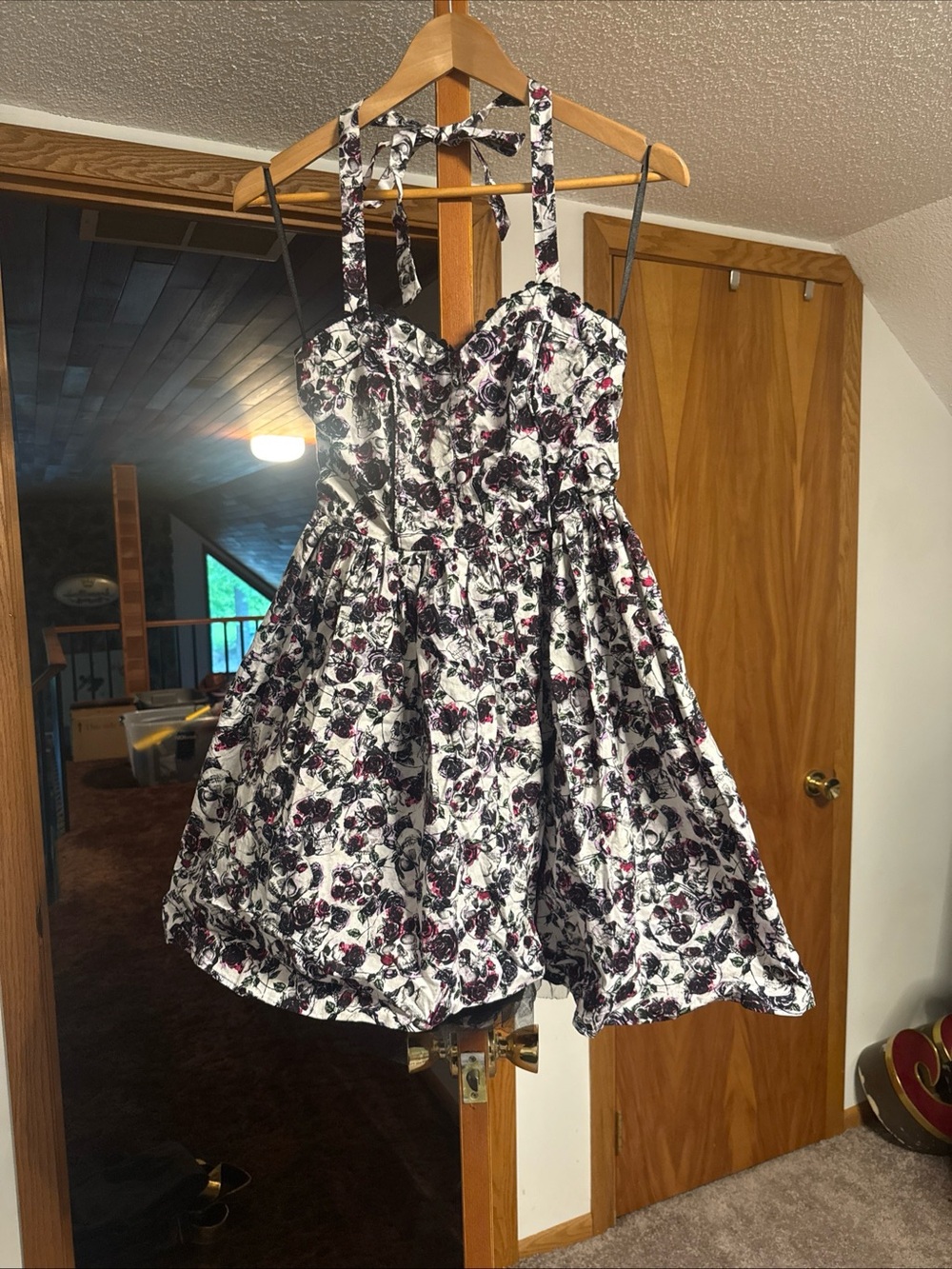 Hot Topic Skulls & Floral halter pin up dress